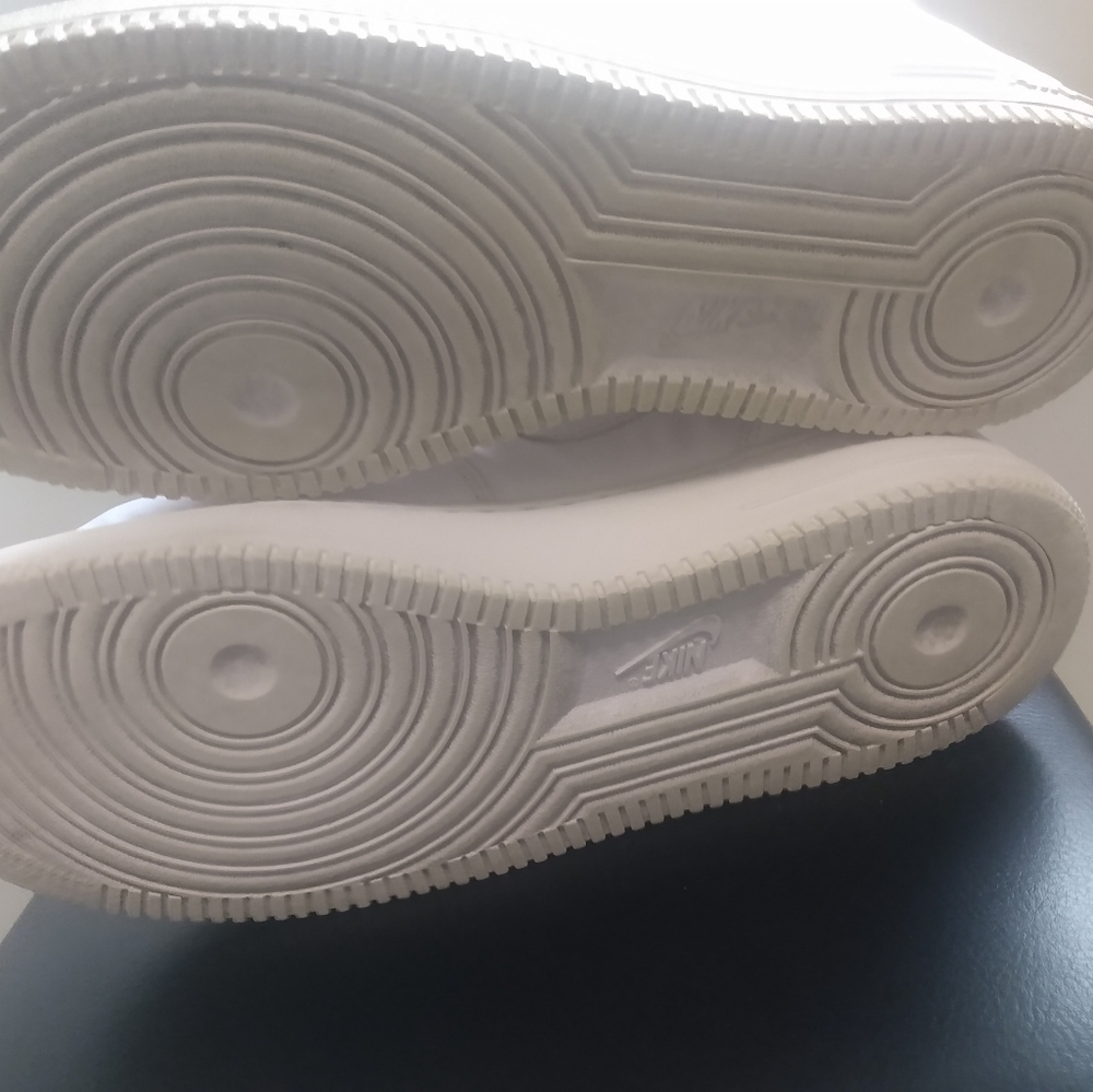 Nike men's White AF1 used good condition minor scuffs size 9.5 - Picture 5 of 5